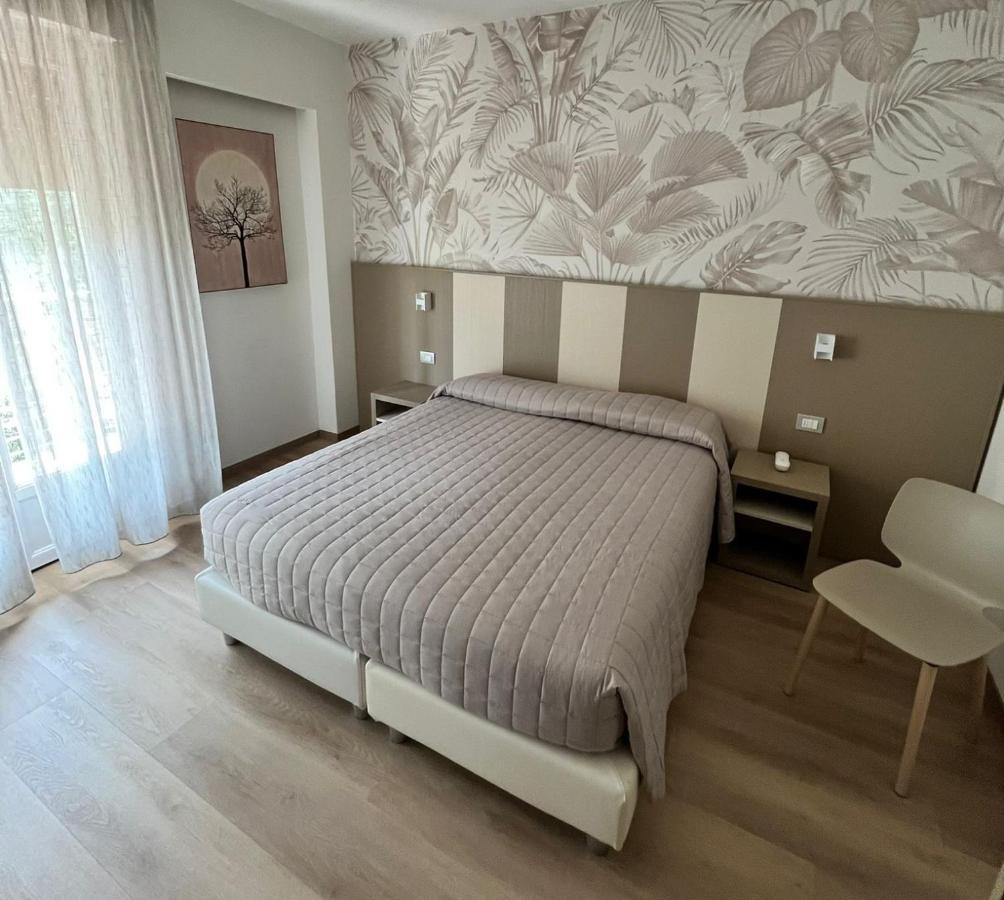 Eco Hotel Ariston Мальчезине Экстерьер фото