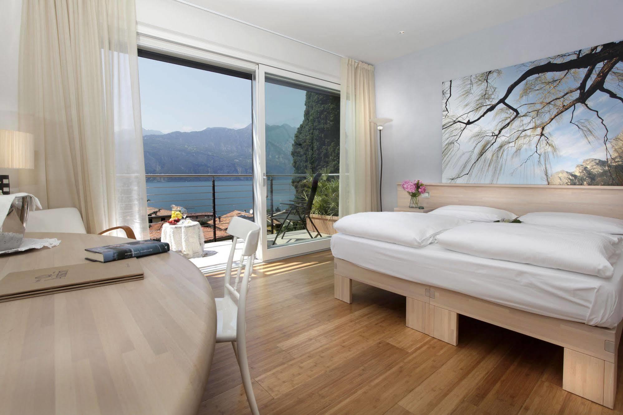 Eco Hotel Ariston Мальчезине Экстерьер фото